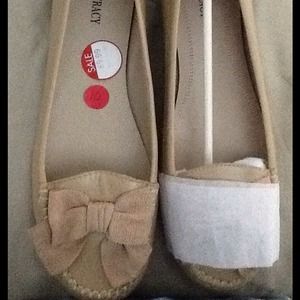 Ellen Tracy beige shoes size 10