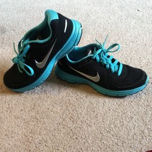 Nike air relentless sneakers