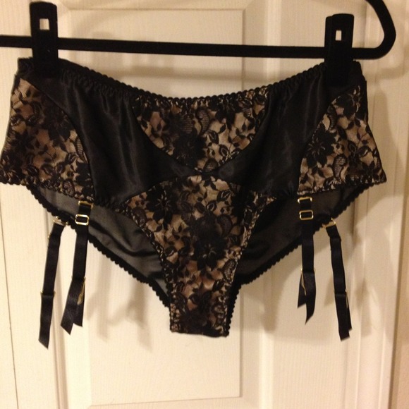 Reserved Mid waist garter panties/peach sailor set