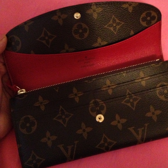 ❌SOLD❌ Louis Vuitton wallet 100% Authentic - Picture 2 of 4