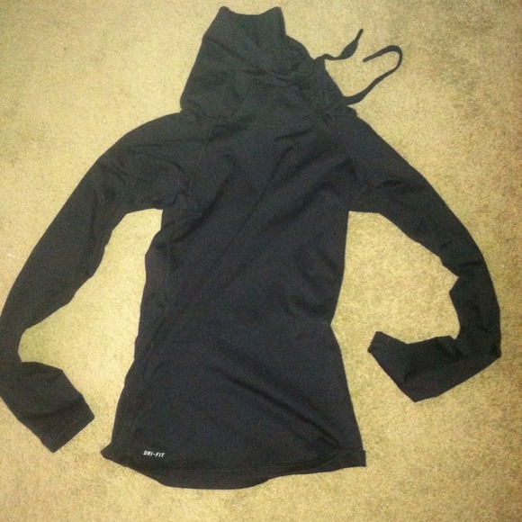 ❌❌SOLD❌❌Nike pro pullover NWOT