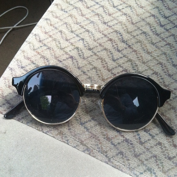 Miley Cyrus style sunglasses