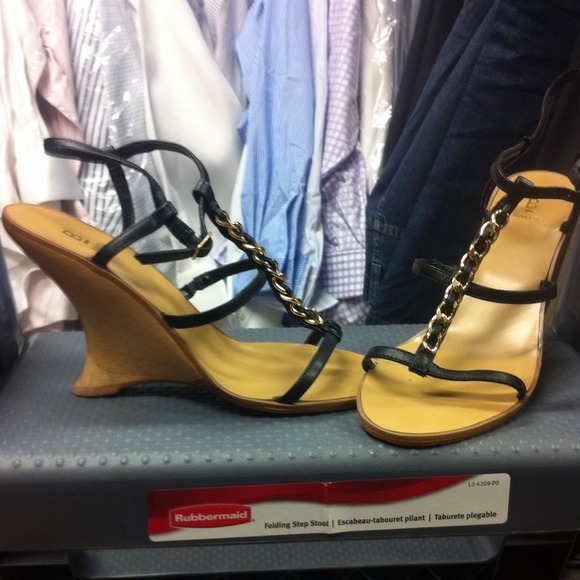 Black wedge