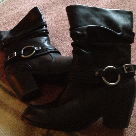 🌟RESERVED mexial05🌟HD Boots & Cross