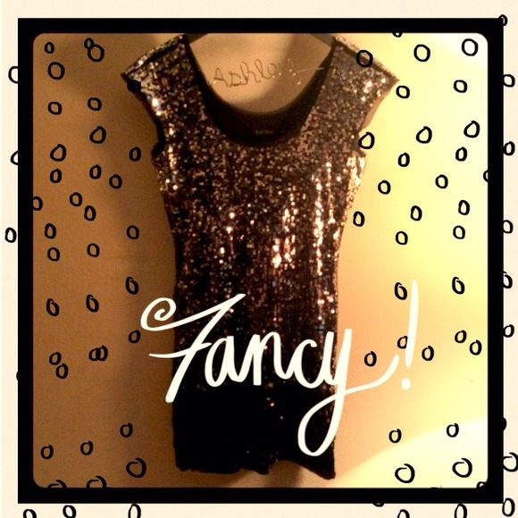 Dresses & Skirts - Sequin dress silver and black