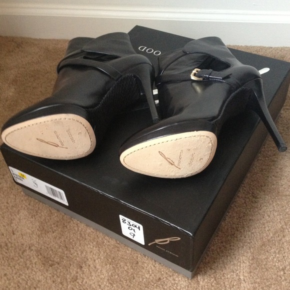 B Brian Atwood Factorium Ankle Boots - Picture 3 of 4