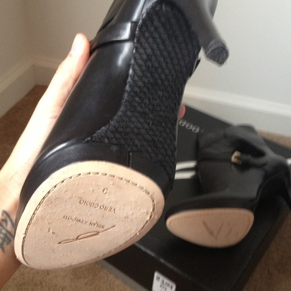 B Brian Atwood Factorium Ankle Boots - Picture 4 of 4