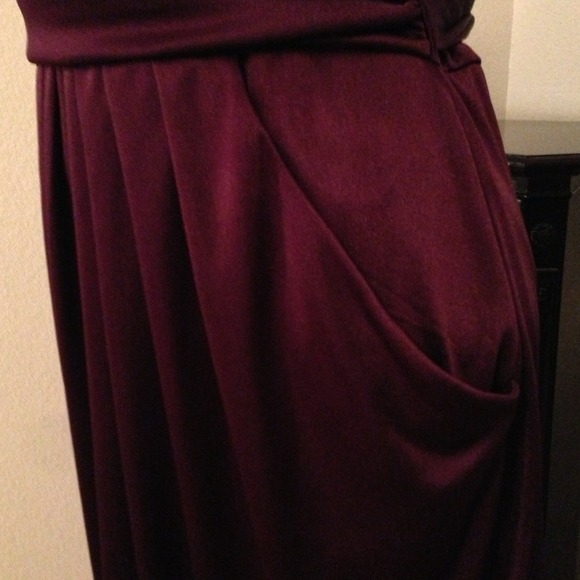 🌟GIFTED🌟NWT Plum Sequin Strapless Dress - Picture 3 of 3