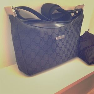 Authentic Gucci messenger style bag