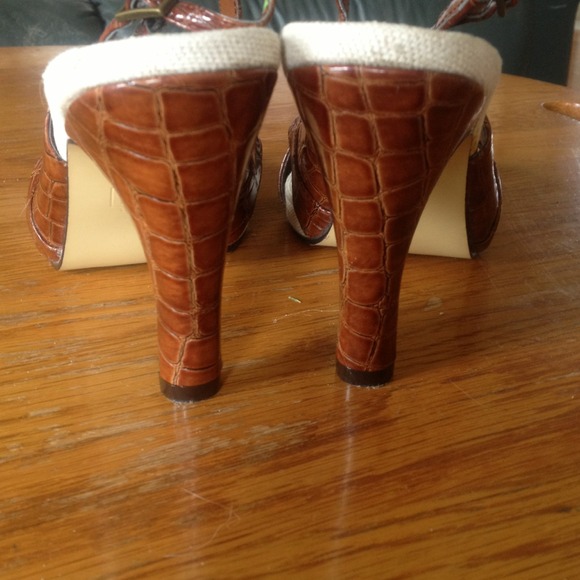 🎀Traded🎀 Brown and beige strappy heels - Picture 2 of 4