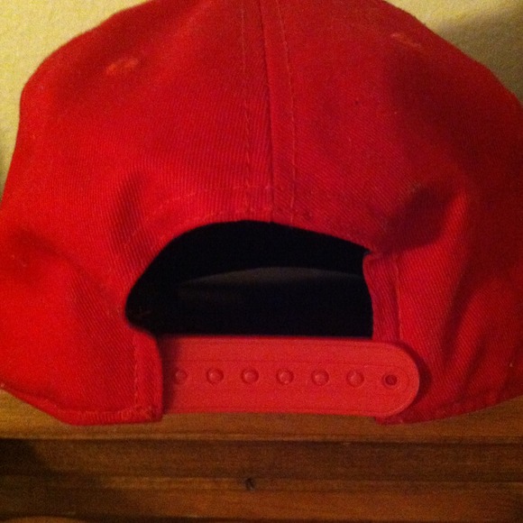 Red wings SnapBack - Picture 4 of 4