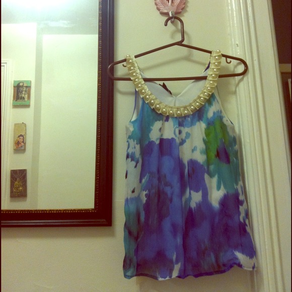 Pearl neck sleeveless