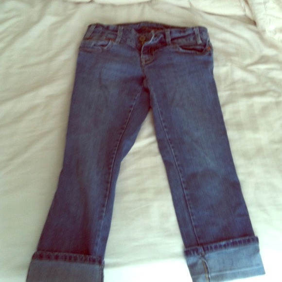 Size 2 American eagle capris for @stylishmind