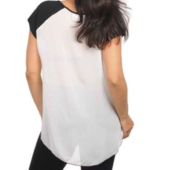 ***Plus Size*** White and Black top - Picture 2 of 2