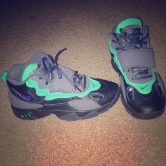 Dymound turf 2s