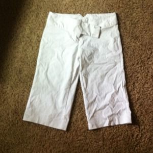 💥Sale💥💜White cropped pants💜