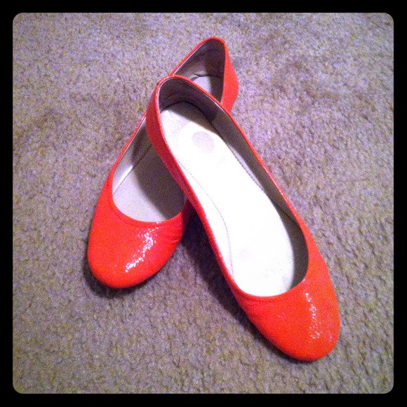 Nine West orange flats