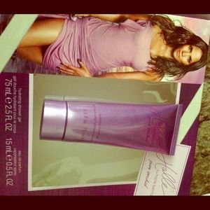 💥WILL GIFT💥ASK! HALLE BERRY BODY WASH 2.5 NEW!!!