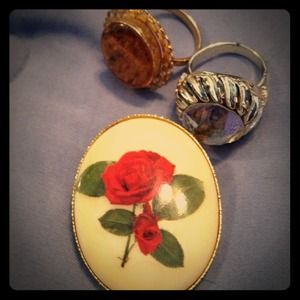 Lot of vintage jewelry