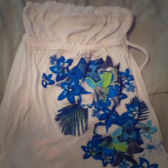 Super cute white floral tube top!