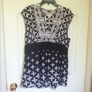 SOLD.   White House Black Market Top
