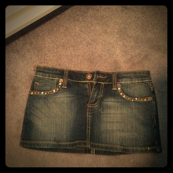 Xs never been worn a navy blue skirt
