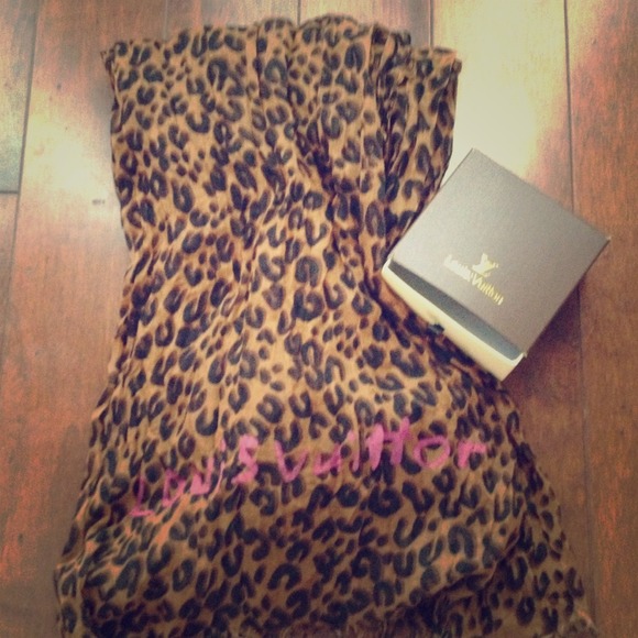 Louis Vuitton Accessories - Louis Vuitton Stephen Sprouse scarf