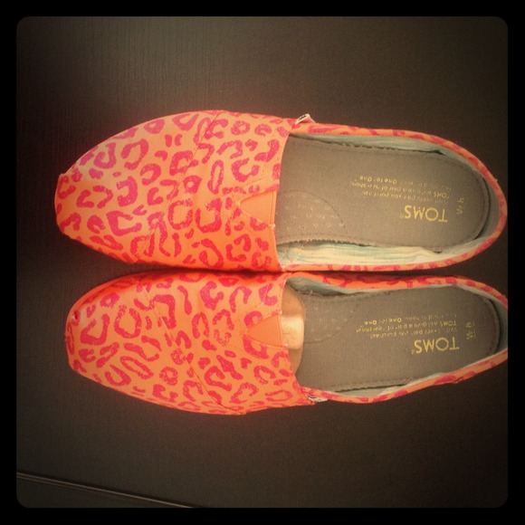 New Leopard Toms **ON HOLD**