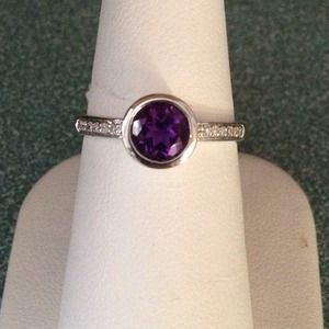 14 Kt white gold amethyst and diamond ring