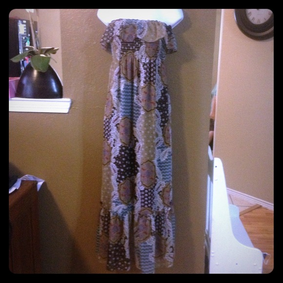 belle du jour Dresses & Skirts - Gifted**Maxi dress from Macy's