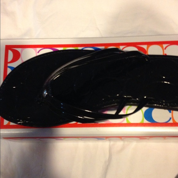 ****SOLD*****Coach Juney Flip Flops Q1517 - Picture 3 of 4