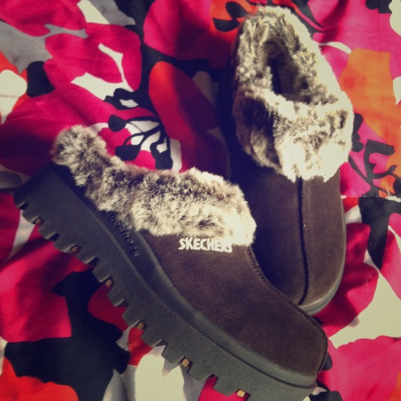 Shoes hold