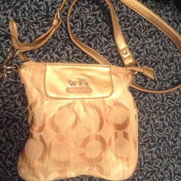 Original coach cross body packs bookvSOLD