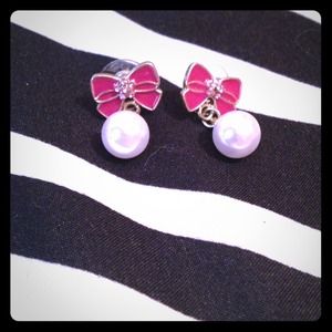 Betsey Johnson bow earrings .!