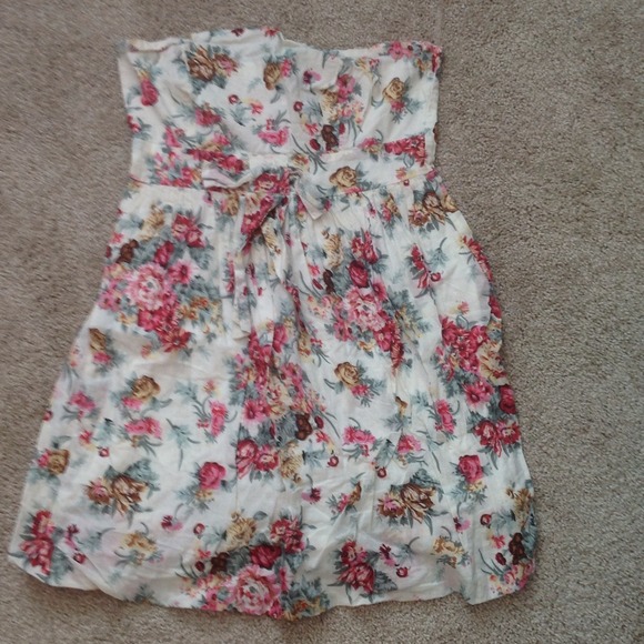 SOLD Country floral bubble style dress