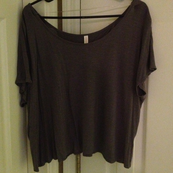 🚫Sold🚫Dark gray crop top with open back