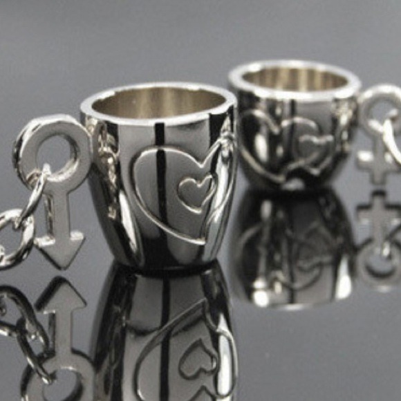 Jewelry - 🏮Reduced🏮Cup keychains for couples