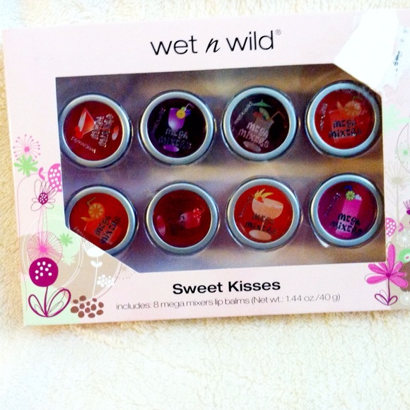 💋Brand New Wet n Wild Lip Balm Set💋