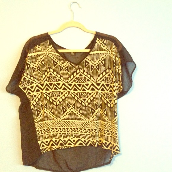 ❌TRADED❌Aztec tribal top with sheer back!