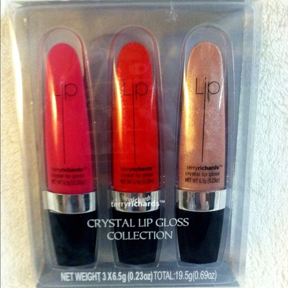SOLD 💋Brand New Crystal Lip Gloss Set!