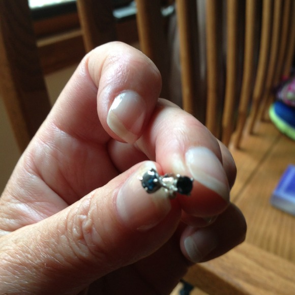 BLUE diamonds. White gold setting