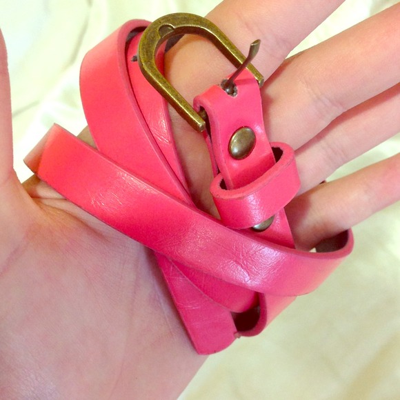 💘SOLD IN BUNDLE💘 Extra small pink  belt