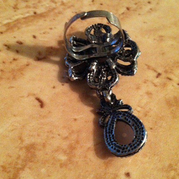 Ring - Picture 2 of 3