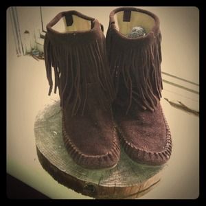 Zip-up ankle high mocs