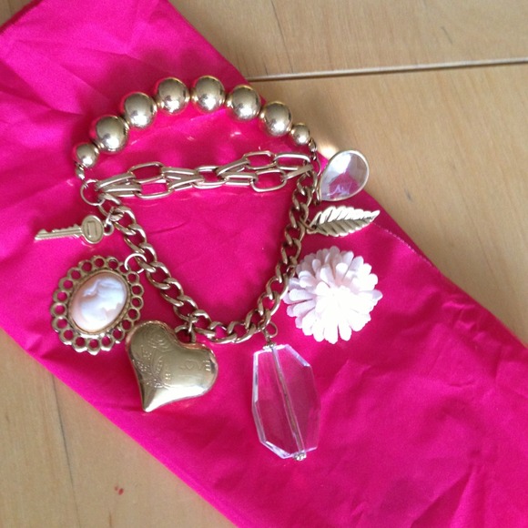 Charm bracelet