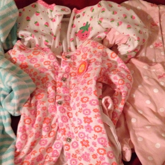 New born PJ's Carter's - Picture 3 of 4