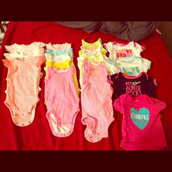 Newborn Carter's - Picture 1 of 4