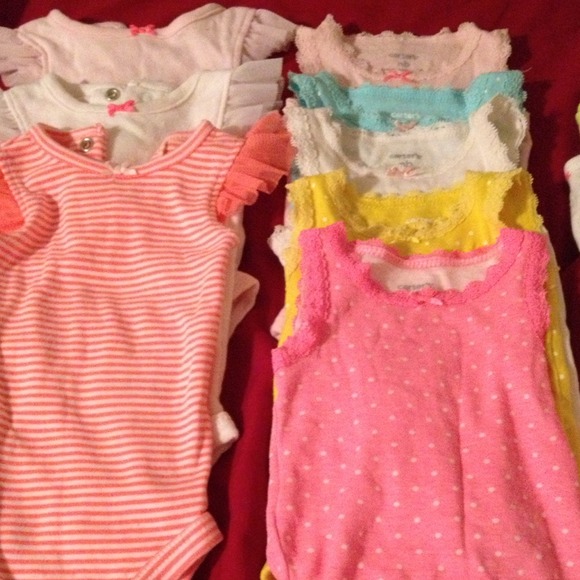 Newborn Carter's - Picture 2 of 4