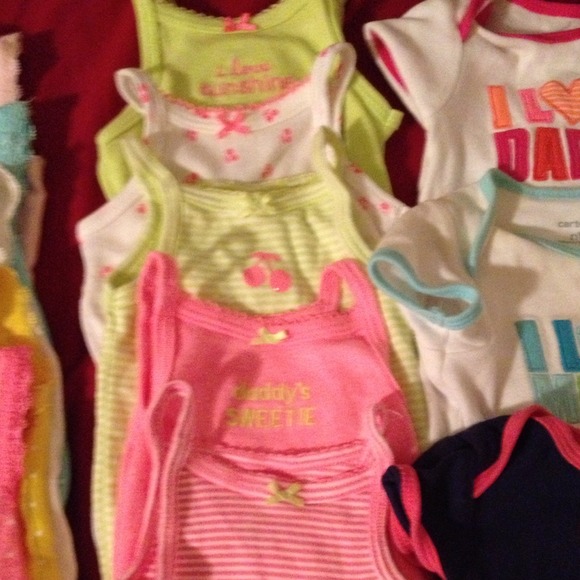 Newborn Carter's - Picture 3 of 4
