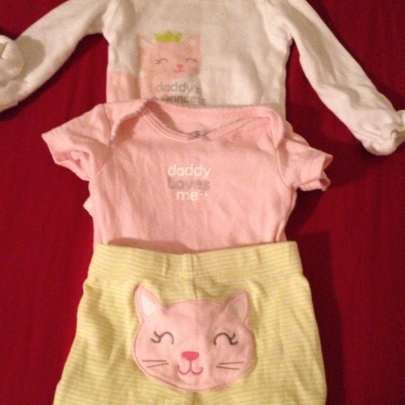 Newborn Carter's - Picture 2 of 3